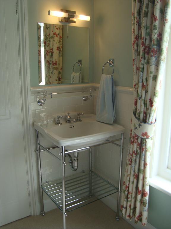 Twin Room with Shower